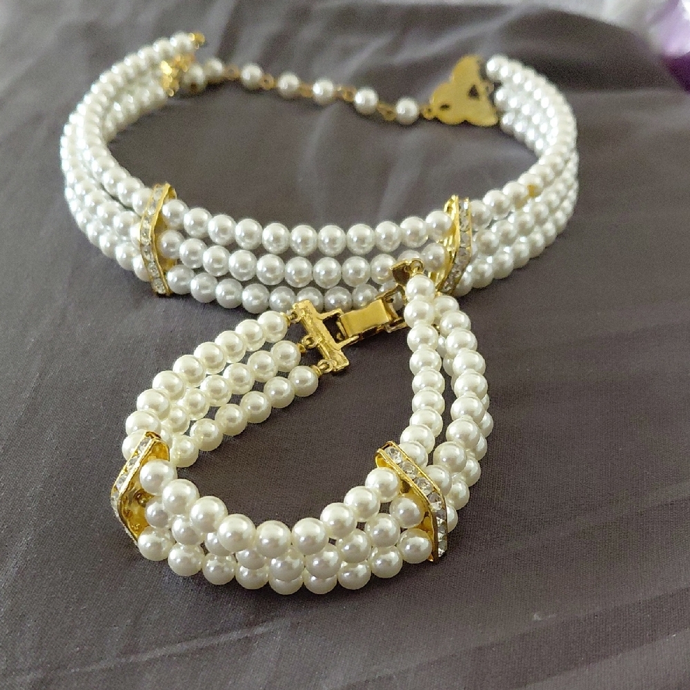 Elegant Pearl Necklace and Bracelet Set